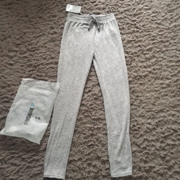 Gymshark Pants - NWT Gymshark Light grey slounge leggings